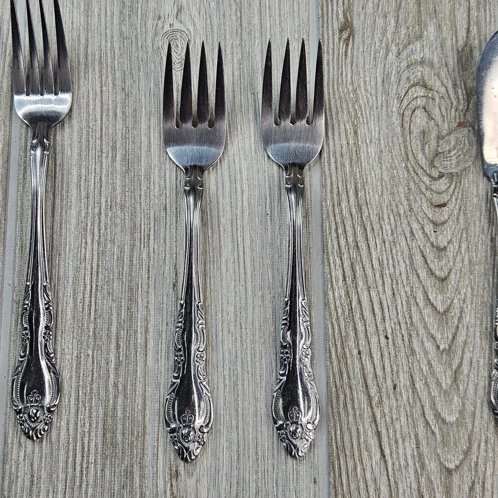 Northland Stainless Malmaison Flatware Set 29 Pcs Ornate Floral Korea Silverware